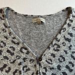 Simply Southern Gray Animal Print Long Sleeve V-Neck Soft Peplum Blouse Womens L Photo 2