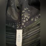 Lululemon  Skinny Groove Pant II Roll Down Green Black Print Size 4 Photo 8