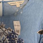 Crimson Grace OVERSIZED Light Wash Denim Floral Top NWT Blue Size undefined Photo 4