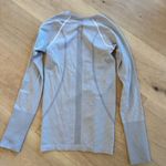 Lululemon Swiftly Tech Long Sleeve 2.0 in Tempo Stripe White / Black Photo 5