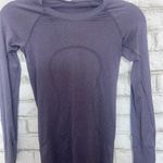 Lululemon Women’s Long Sleeve Photo 0