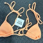 Kulani Kinis  Set Photo 3