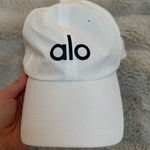 Alo Yoga Alo Hat Yoga White Photo 0