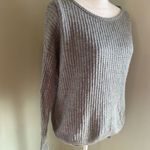 Brandy Melville  GRAY KNIT SWEATER‎ Photo 2