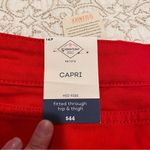 st. john's bay NWT St. John’s Bay Women’s Petite Mid Rise Red Capri Jeans Size 14P Photo 3