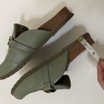 Vionic  Joyful Georgie Slip On Leather Chain Mule in Army Green Size 7 Photo 3