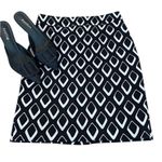 Ann Taylor sz 4 blue and white abstract print fully lined back zip skirt EUC Photo 0