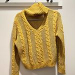 Urban Outfitters  Keyhole Sweater size Medium Photo 1