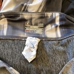 Under Armour UA Womens size Large gray compression workout leggings capri pants Photo 5