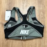 Nike | Dri-FIT Women's Zip Front Training Sports Bra Photo 3