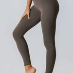 Berlook Activewear Dark Coffee Cut Out Leggings 24” Brown Size M Photo 2