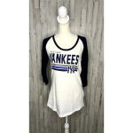 NWT Women's New York Yankees 3/4 Sleeve Raglan T Photo 1
