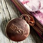 Ipsy FLOWER GLAM BAG Photo 5