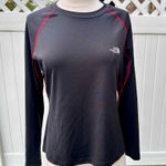 The North Face  Activewear Performance Long Sleeve Shirt Photo 3