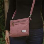 Travelon mulberry cavas Heritage collection crossbody RFID bag. Photo 0