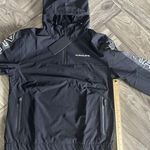 Alphalete  Women’s EXP Tech Windbreaker- Black Matter, Size Medium Photo 4