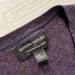 Banana Republic  Purple Merino Wool V Neck Pullover Sweater Unisex Size Large Photo 5