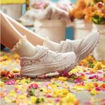 Hoka NWOB Vibrant Bloom Bondi L. Size W13/M12. MSRP $170 Photo 1