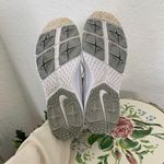 Nike  Women's FI Bermuda Golf Sneaker White Gray Size 7 Photo 6