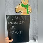 New York Laundry  Gray Sweater with Gingerbread Design Photo 7