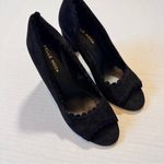 Pelle Moda Black Suede Scalloped Peep Toe Heels Womens 7 Cresent Shaped Heel Photo 4