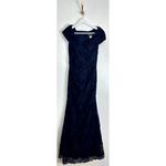 La Femme  Portrait Neck Cap Sleeve Lace Gown in Navy Size US 2 Photo 2