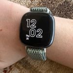 Fitbit  Versa 4 Photo 3