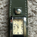 Women’s vintage‎ army green/silver genuine leather adjustable bracelet watch Green Photo 0