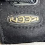 Keen  7.5 Black grey Waterproof  Hiking Flats Sandals close toe Photo 5
