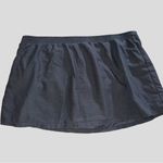 Liz Claiborne black tennis skort. Photo 1