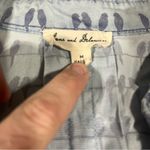 Jane and Delancey Light Blue Gray Bird Pattern Button-Up Long Sleeve Shirt; medium Photo 1