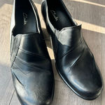Clarks black leather comfy work shoes size 9W with small heel Photo 0