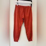 Vuori Women's  Jogger in Rust size XS Photo 5