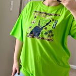 Brand new unisex Green T Photo 3