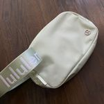 Lululemon belt bag 1L mint color Photo 0