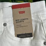 Levi's Levi’s White Denim Mid-Length Shorts Size 2 NWT Photo 3