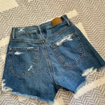 American Eagle ‘90s Boyfriend Distressed Jean Shorts Photo 2