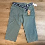 Dockers  Oh My Soft‎ Capri Khaki Diem Size 8 NWT Photo 1