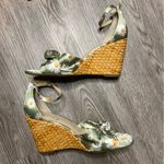 Jessica Simpson Delirah sage green daisy pattern wedge heel size 10 Photo 6