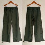 Aerie NWT  Women’s Avenue Baggy Cargo Pants Pull On Lightweight in Green Flame L Photo 3