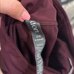 Vuori  Burgundy High Rise Back Pocket Legging Photo 4