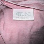 Abound 🦎V-Neck T-Shirt🌵 Photo 4