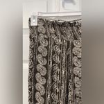 Xhilaration  Gray and White Patterned Garment Photo 3