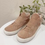 Kaanas Caramel Suede Chelsea Ankle Mid Top Slip on Sneaker Size 7 Preowned Tan Photo 3