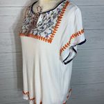 Signature Studio  embroidered top size Medium Photo 1