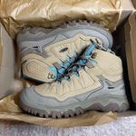 Keen  women’s targhee IV Mid Hiking Boots Size 8 In Safari/ Reef waters Photo 0