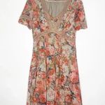 Ranna Gill Floral V Photo 6