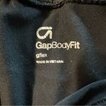 Gap  Body Fit women's medium black power flare leggings Photo 2