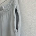 Mate the Label  Organic Fleece Relaxed Pocket Sweatpant in Fog, Size Medium Photo 2