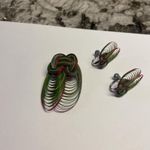 Handmade Hand Crafted Pin Brooch & Non Pierced Screw On Earrings Set Green /Red Photo 3